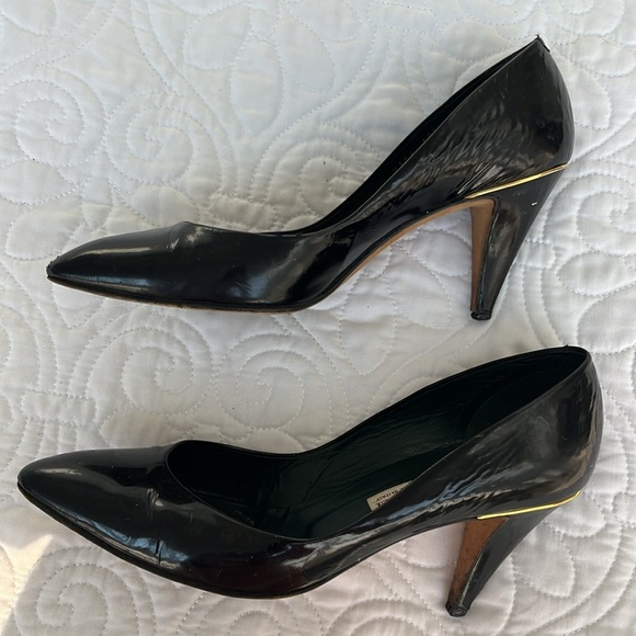Gucci. Black patent leather pumps. - Picture 4 of 7